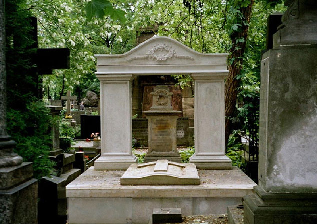 Konserwacje i rekonstrukcje zabytkowych rze�b i nagrobk�w