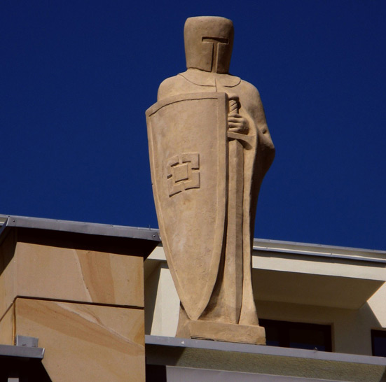 Konserwacje i rekonstrukcje zabytkowych rze�b i nagrobk�w