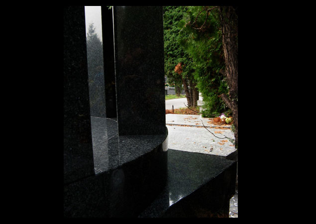 Konserwacje i rekonstrukcje zabytkowych rze�b i nagrobk�w